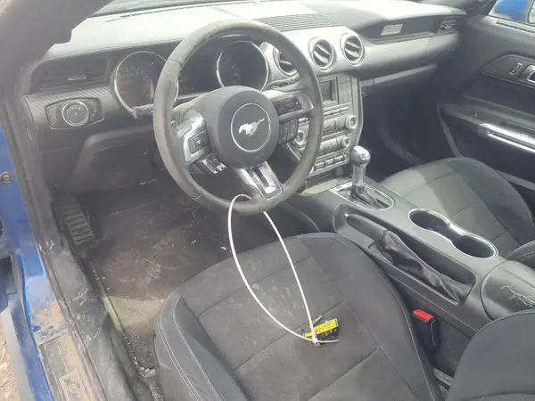 1FA6P8AM0H5220023 2017 FORD MUSTANG - Image 8