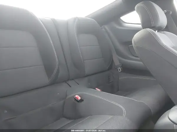 1FA6P8AM0H5239025 2017 FORD MUSTANG - Image 8