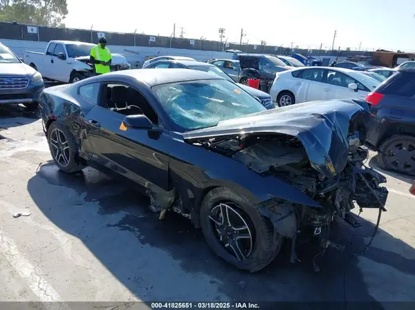 1FA6P8AM0H5330635 2017 FORD MUSTANG - Image 1
