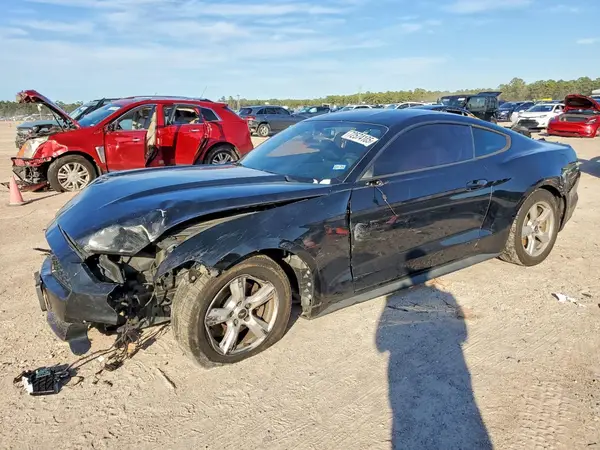 1FA6P8AM1G5208767 2016 FORD MUSTANG - Image 1