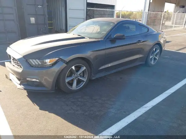 1FA6P8AM1G5262473 2016 FORD MUSTANG - Image 2