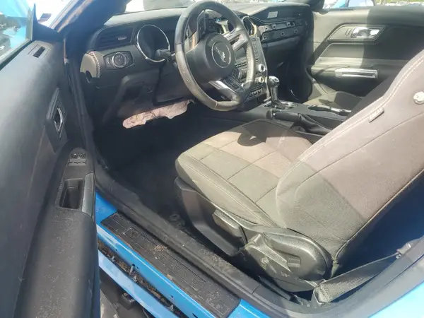 1FA6P8AM1H5255377 2017 FORD MUSTANG - Image 8