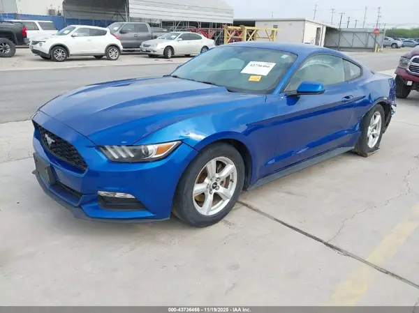 1FA6P8AM1H5271823 2017 FORD MUSTANG - Image 2