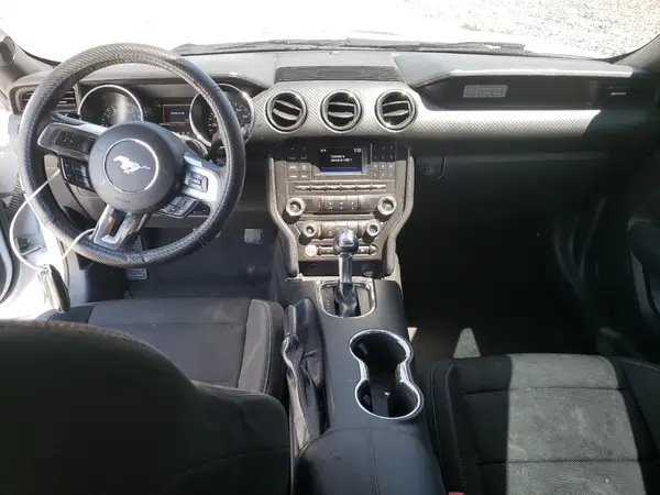 1FA6P8AM1H5312984 2017 FORD MUSTANG - Image 8