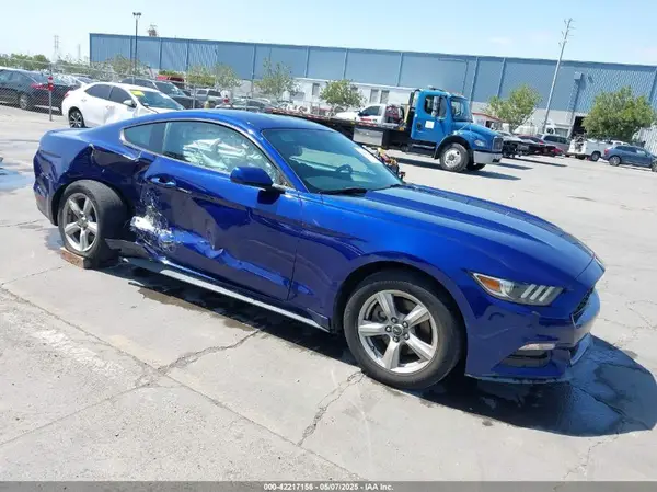 1FA6P8AM3G5303945 2016 FORD MUSTANG - Image 1