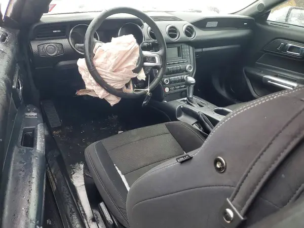 1FA6P8AM3H5264257 2017 FORD MUSTANG - Image 8