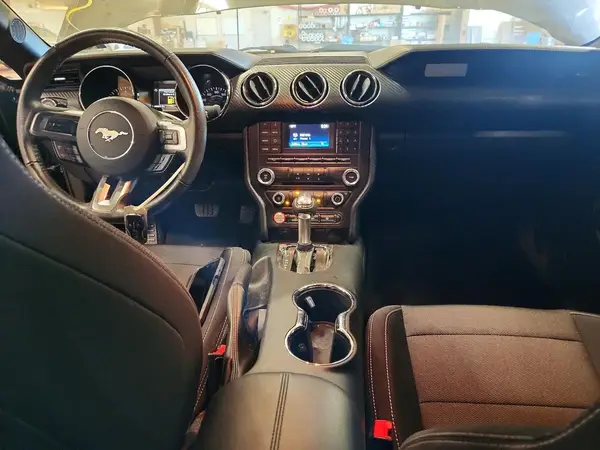 1FA6P8AM3H5333027 2017 FORD MUSTANG - Image 8
