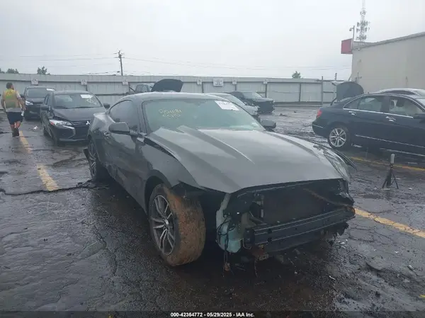 1FA6P8AM4G5337120 2016 FORD MUSTANG - Image 1