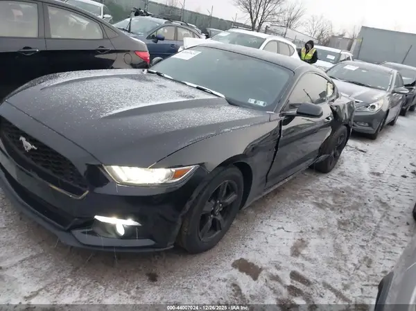 1FA6P8AM4H5300781 2017 FORD MUSTANG - Image 2