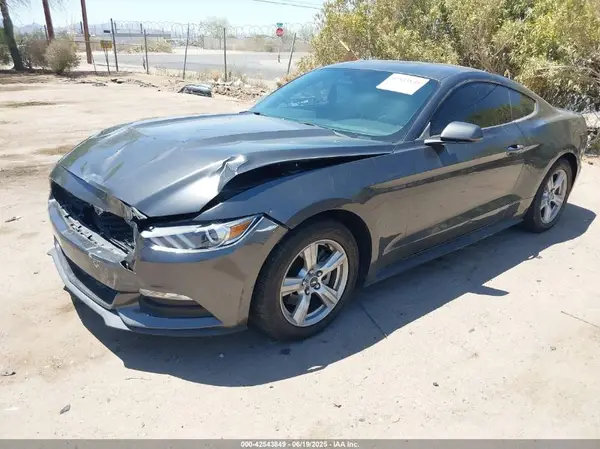 1FA6P8AM5G5303767 2016 FORD MUSTANG - Image 2