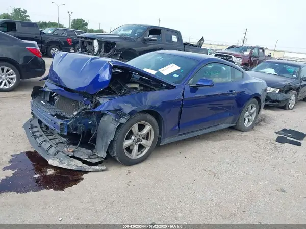 1FA6P8AM5G5327387 2016 FORD MUSTANG - Image 2