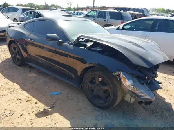1FA6P8AM5H5256208 2017 FORD MUSTANG - Image 1