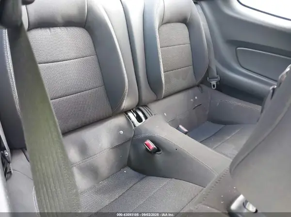 1FA6P8AM5H5305701 2017 FORD MUSTANG - Image 8