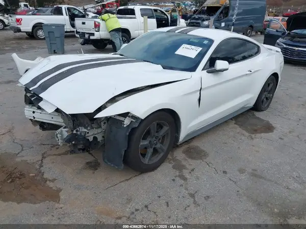 1FA6P8AM7H5247624 2017 FORD MUSTANG - Image 2