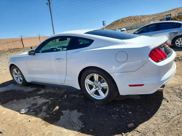 1FA6P8AM8H5329927 2017 FORD MUSTANG - Image 2