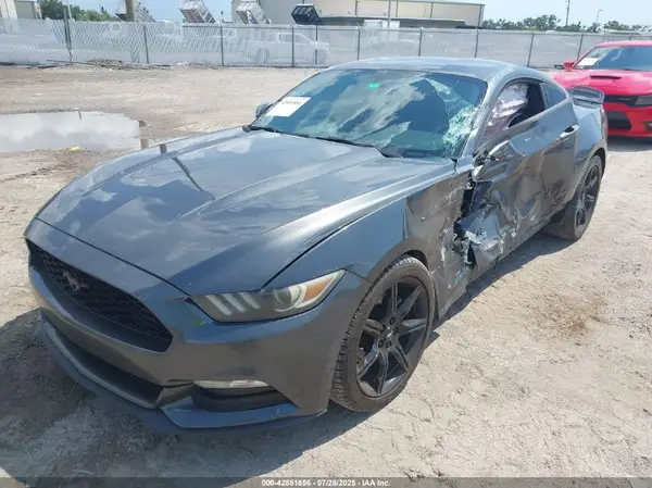 1FA6P8AM9H5246815 2017 FORD MUSTANG - Image 2