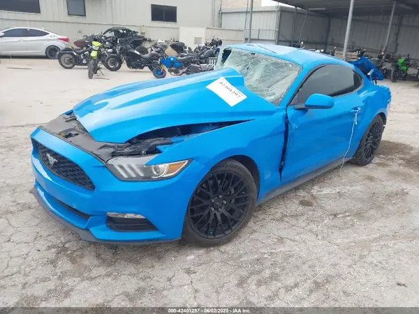1FA6P8AMXH5228856 2017 FORD MUSTANG - Image 2