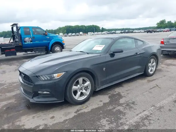 1FA6P8AMXH5335695 2017 FORD MUSTANG - Image 2