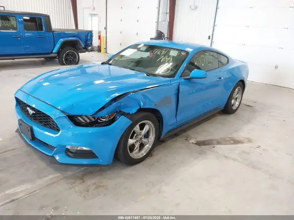 1FA6P8AMXH5340332 2017 FORD MUSTANG - Image 2