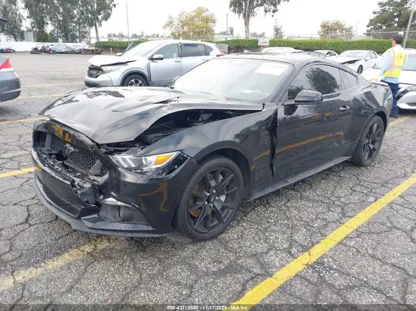 1FA6P8CF0H5300825 2017 FORD MUSTANG - Image 2
