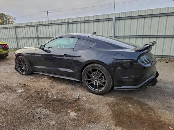 1FA6P8CF0M5111988 2021 FORD MUSTANG - Image 2