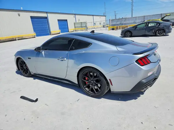 1FA6P8CF0R5428936 2024 FORD MUSTANG - Image 2