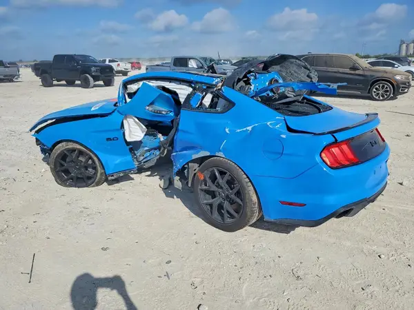 1FA6P8CF1N5111242 2022 FORD MUSTANG - Image 2