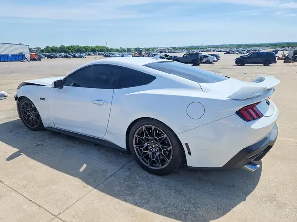 1FA6P8CF1R5401017 2024 FORD MUSTANG - Image 2