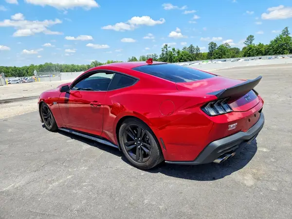 1FA6P8CF2R5428095 2024 FORD MUSTANG - Image 2