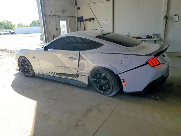 1FA6P8CF4S5400451 2025 FORD MUSTANG - Image 2