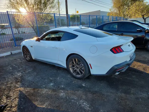 1FA6P8CF4S5409702 2025 FORD MUSTANG - Image 2