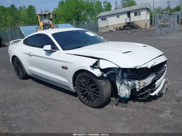 1FA6P8CF6M5137253 2021 FORD MUSTANG - Image 1