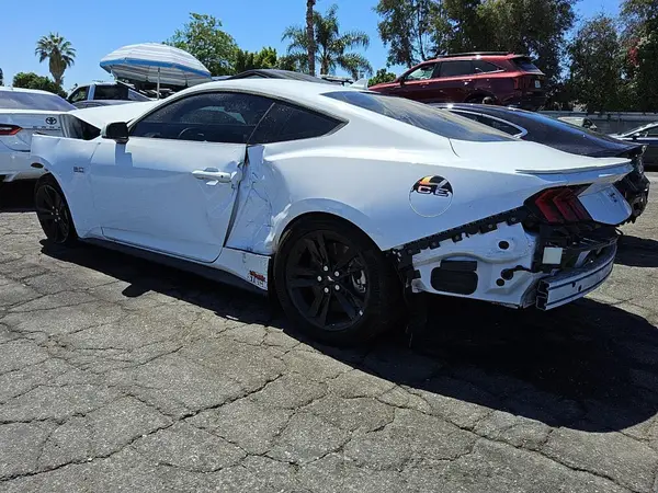 1FA6P8CF6S5400984 2025 FORD MUSTANG - Image 2
