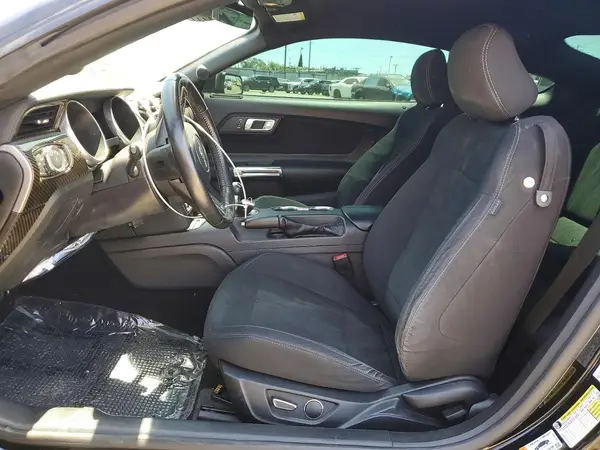 2019 FORD MUSTANG auction photo 7
