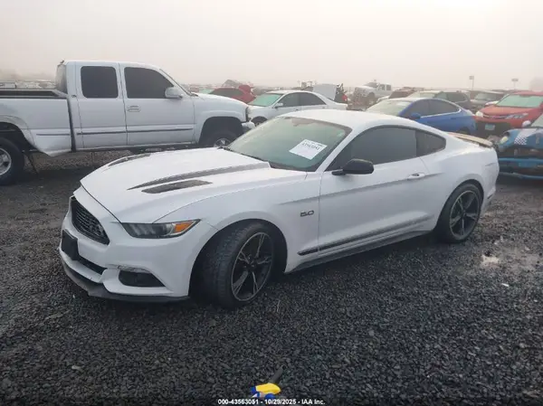 1FA6P8CF8G5226469 2016 FORD MUSTANG - Image 2