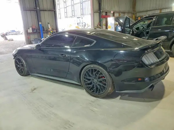 1FA6P8CF8H5257173 2017 FORD MUSTANG - Image 2