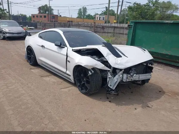 1FA6P8CF8H5266438 2017 FORD MUSTANG - Image 1
