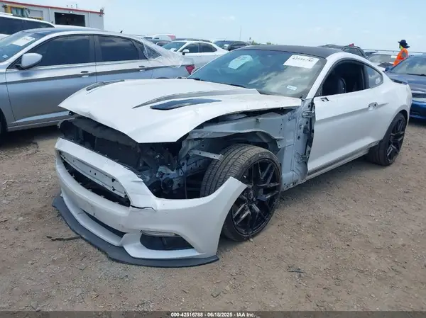 1FA6P8CF8H5290738 2017 FORD MUSTANG - Image 2