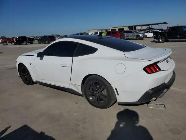1FA6P8CF8R5424195 2024 FORD MUSTANG - Image 2
