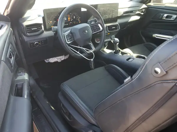 1FA6P8CF8S5399823 2025 FORD MUSTANG - Image 8
