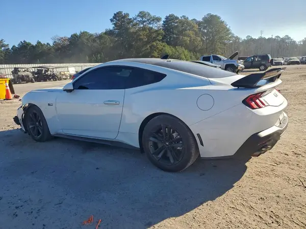 1FA6P8CF8S5401831 2025 FORD MUSTANG - Image 2