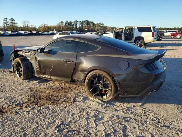 1FA6P8CF9R5436095 2024 FORD MUSTANG - Image 2