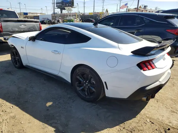 1FA6P8CFXR5422450 2024 FORD MUSTANG - Image 2
