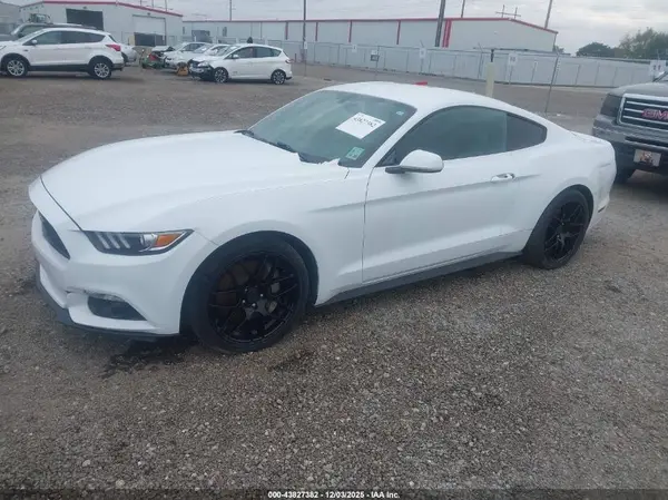 1FA6P8TH0G5224121 2016 FORD MUSTANG - Image 2