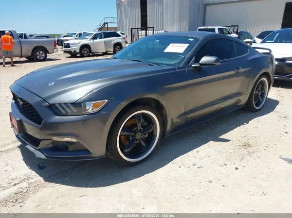 1FA6P8TH0H5209801 2017 FORD MUSTANG - Image 2