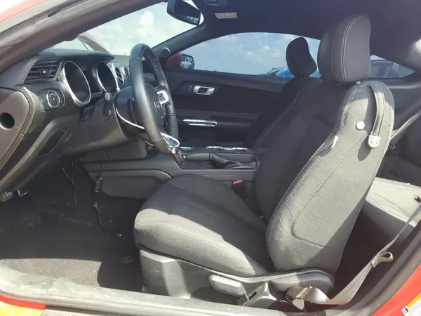 2019 FORD MUSTANG auction photo 7