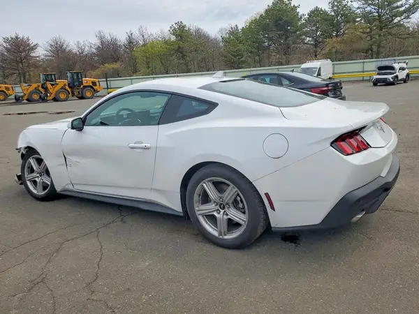1FA6P8TH0T5118813 2026 FORD MUSTANG - Image 2