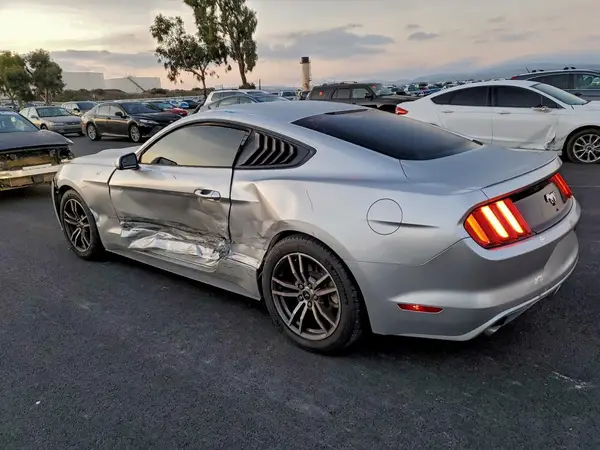 1FA6P8TH1H5221410 2017 FORD MUSTANG - Image 2