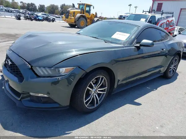 1FA6P8TH2G5256942 2016 FORD MUSTANG - Image 2
