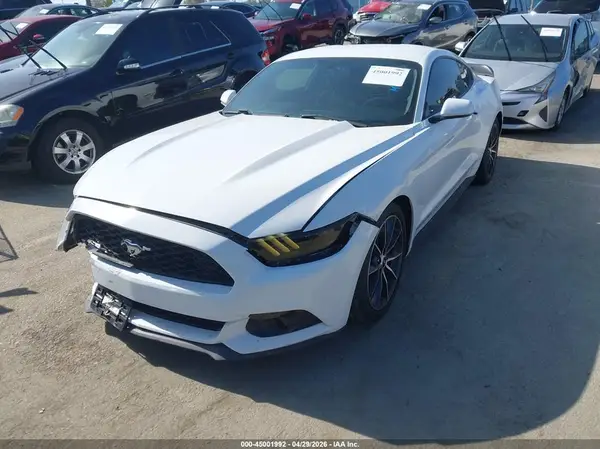 1FA6P8TH2G5303807 2016 FORD MUSTANG - Image 2